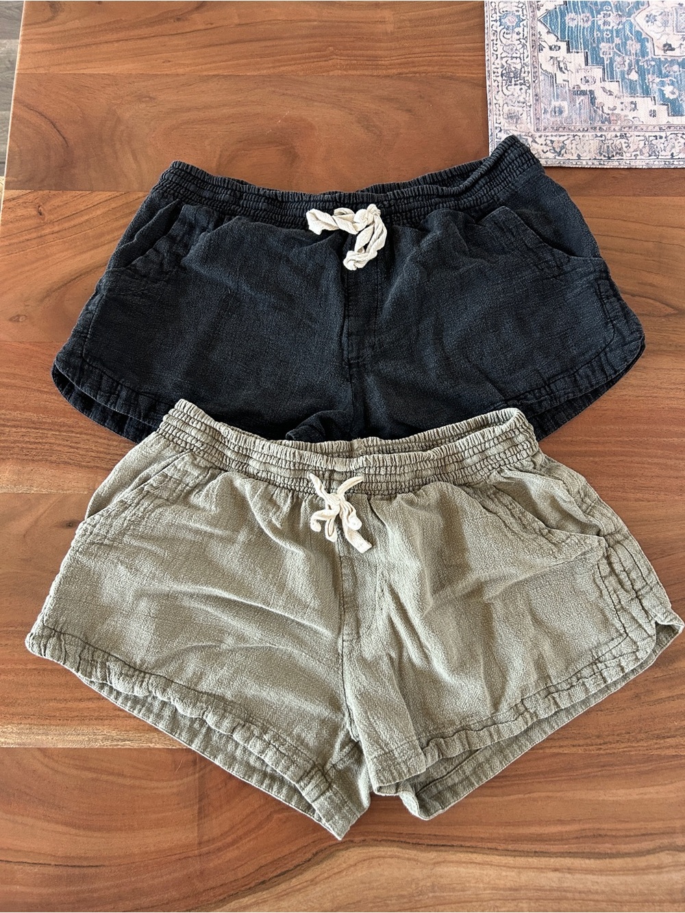 Ripcurl Medium Women’s Drawstring Linen-Blend Shorts — Black and Olive